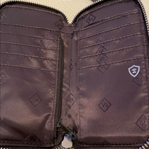 Vera Bradley Geometric Patterned Wallet, nice shape, minimal wear - Picture 5 of 7